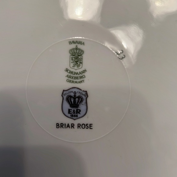 Schumann Arzburg Germany Briar Rose with Gold Trim 4 Place Settings - Picture 5 of 10